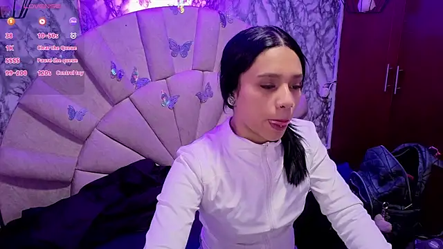 miiaboss  online show from April 17, 11:02 am