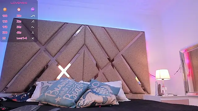 Snapshot of Tashi7 chatting on February 26, 1:11 pm Tashi7 online show from February 26, 1:11 pm