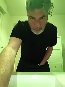 Snapshot of eruzam59000 chatting on February 24, 7:37 pm eruzam59000 online show from February 24, 7:37 pm