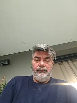 Snapshot of eruzam59000 chatting on February 21, 4:42 pm eruzam59000 online show from February 21, 4:42 pm