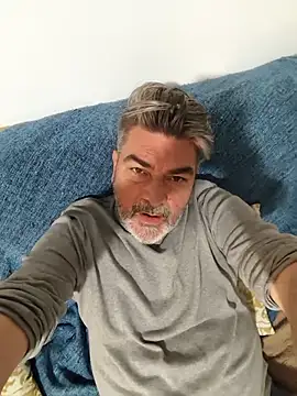 Snapshot of eruzam59000 chatting on February 23, 6:30 pm eruzam59000 online show from February 23, 6:30 pm