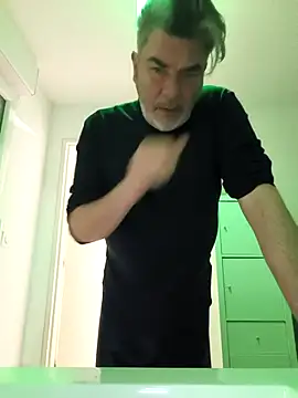 Snapshot of eruzam59000 chatting on March 3, 10:00 am eruzam59000 online show from March 3, 10:00 am