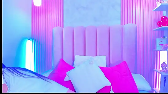 Snapshot of ArianaRougee chatting on July 9, 3:29 am ArianaRougee online show from July 9, 3:29 am