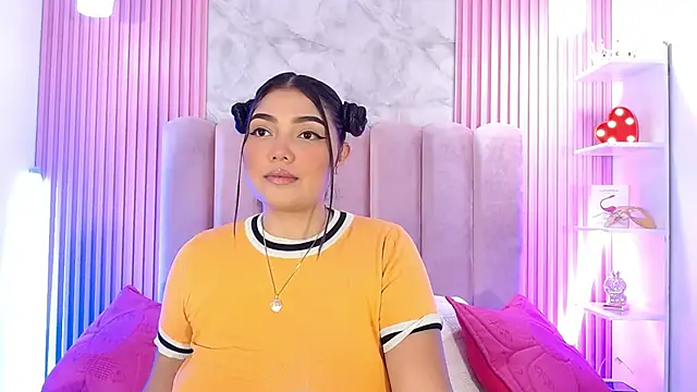 ArianaRougee online show from May 7, 10:40 am