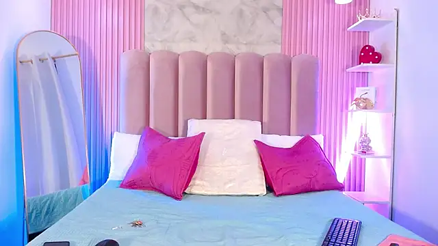 ArianaRougee online show from April 2, 11:17 am