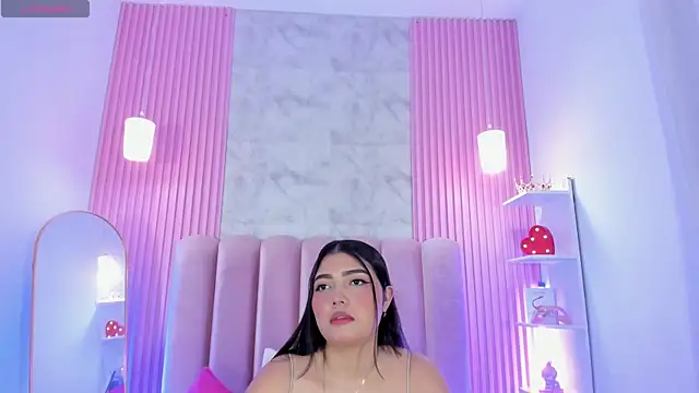 Snapshot of ArianaRougee chatting on June 12, 4:21 am ArianaRougee online show from June 12, 4:21 am