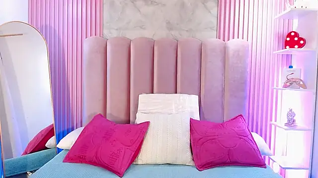 ArianaRougee online show from May 11, 4:04 pm