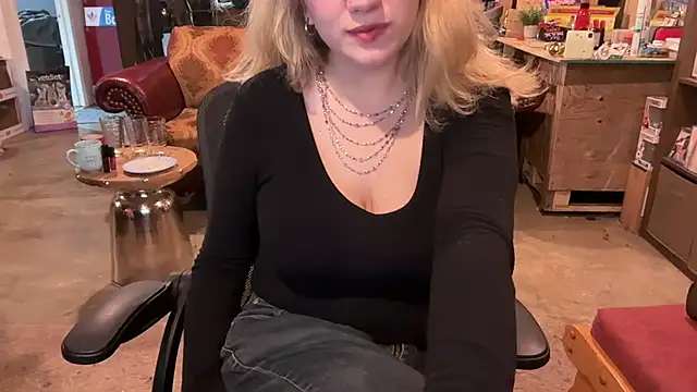 chatonxxx online show from March 3, 7:21 pm