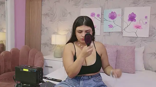 EmmaLeens online show from March 18, 11:35 am