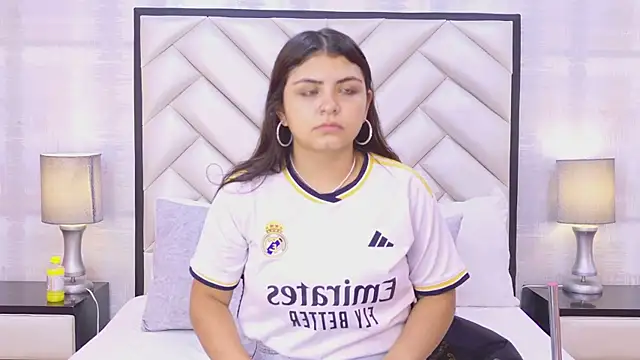 EmmaLeens online show from April 15, 6:34 pm