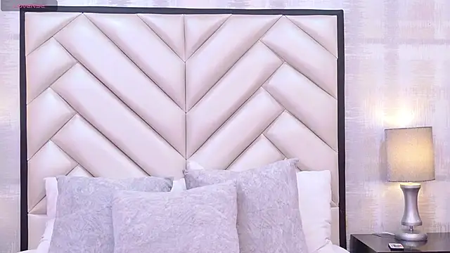 EmmaLeens online show from February 22, 12:29 pm