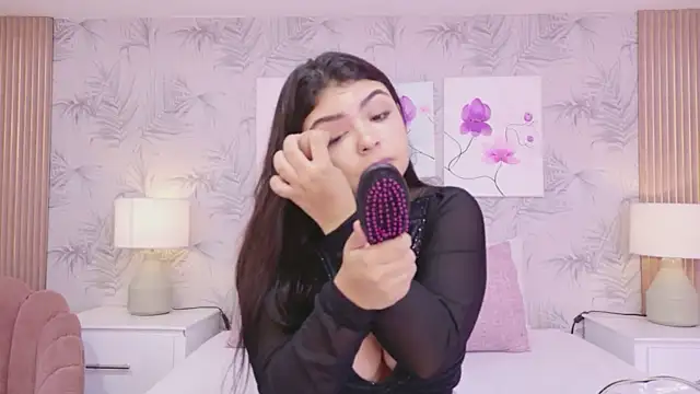 EmmaLeens online show from March 10, 11:58 am