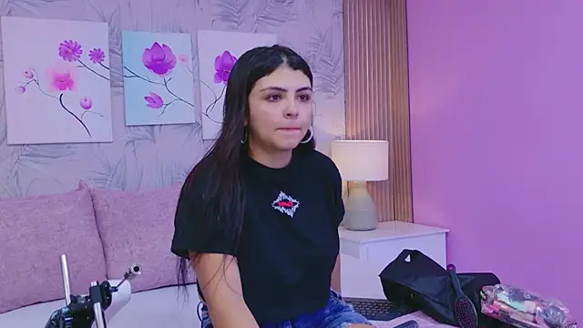 EmmaLeens online show from April 14, 11:59 am