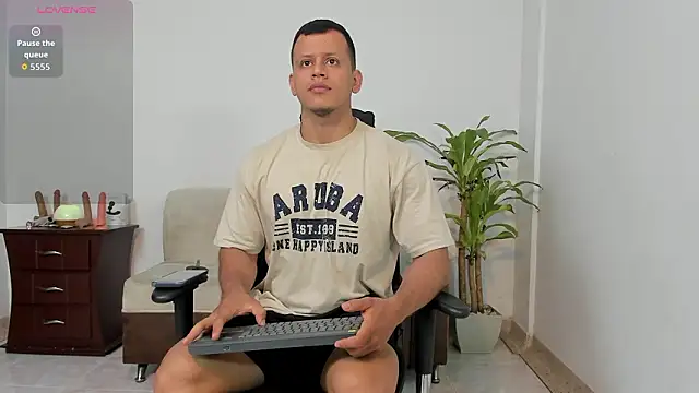 Snapshot of Alex_towerss chatting on March 3, 1:40 pm Alex towerss online show from March 3, 1:40 pm