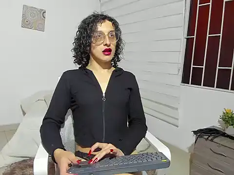 Snapshot of Maverick_angel chatting on May 27, 1:18 pm Maverick angel online show from May 27, 1:18 pm