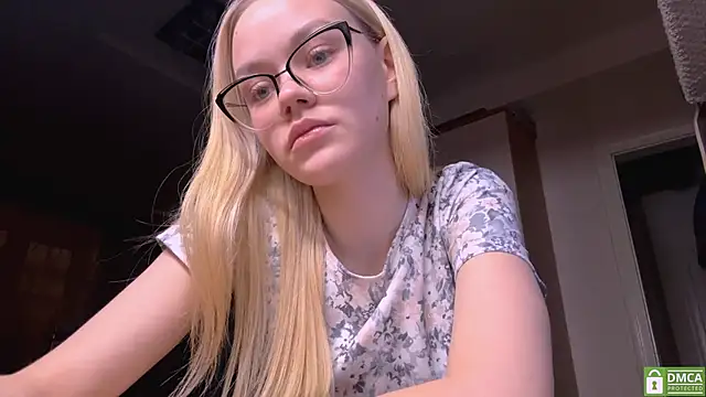 Snapshot of MiaCashe chatting on February 24, 5:36 pm MiaCashe online show from February 24, 5:36 pm