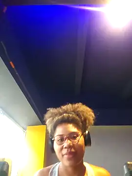 Snapshot of MarySweetieHot chatting on February 23, 3:56 pm MarySweetieHot online show from February 23, 3:56 pm