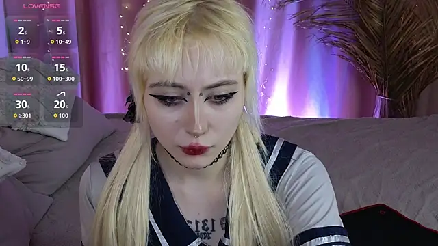 rraffaellka online show from May 12, 9:32 pm