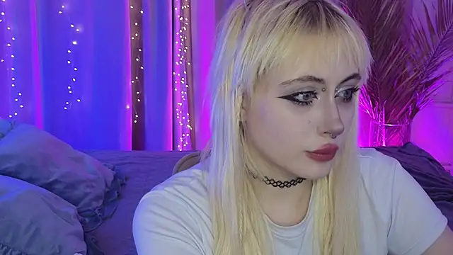 Snapshot of rraffaellka chatting on June 28, 9:32 pm rraffaellka online show from June 28, 9:32 pm