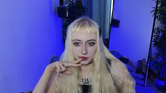 Snapshot of rraffaellka chatting on July 19, 3:09 pm rraffaellka online show from July 19, 3:09 pm