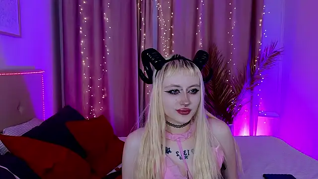 Snapshot of rraffaellka chatting on March 3, 10:06 pm rraffaellka online show from March 3, 10:06 pm