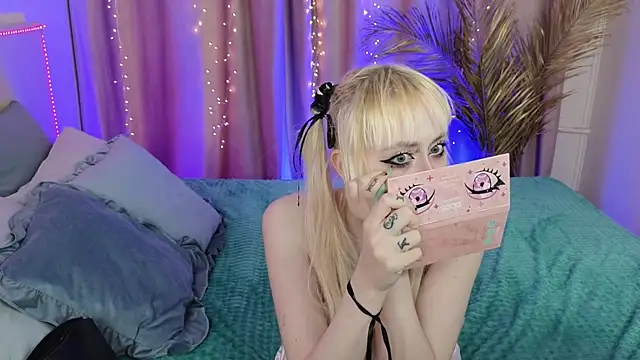 rraffaellka online show from May 27, 9:44 pm