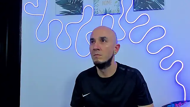 Snapshot of Cintya_n_Roger chatting on March 1, 3:28 am Cintya n Roger online show from March 1, 3:28 am