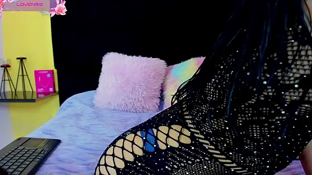 AndreaSilva  online show from April 1, 4:04 pm