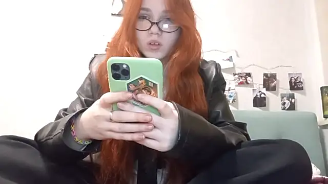 Snapshot of DizzyRina chatting on February 24, 3:24 pm DizzyRina online show from February 24, 3:24 pm