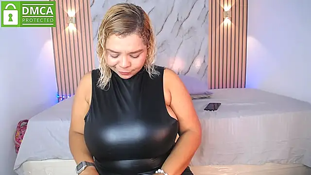 CasieBigtits online show from May 23, 2:05 pm