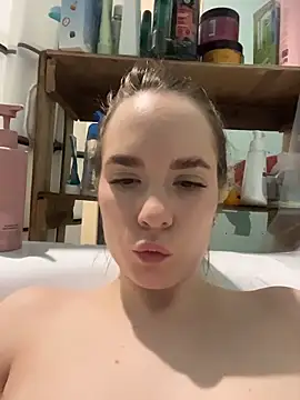 DivaAurum online show from March 18, 8:21 pm