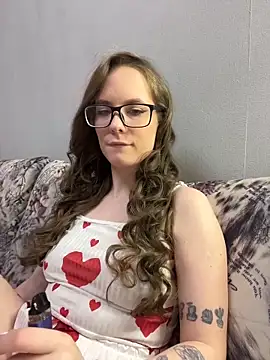 DivaAurum online show from March 6, 7:09 pm