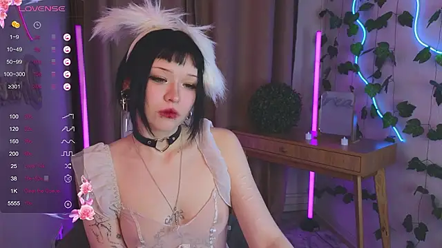 Snapshot of myawka1 chatting on February 25, 10:09 pm myawka1 online show from February 25, 10:09 pm