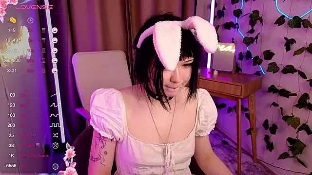 Snapshot of myawka1 chatting on March 2, 10:17 pm myawka1 online show from March 2, 10:17 pm