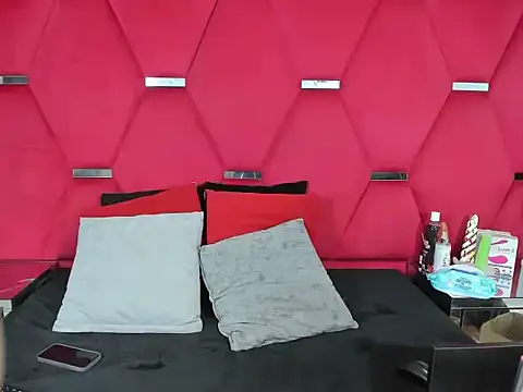 Snapshot of Alicee_Grey chatting on February 25, 1:55 pm Alicee Grey online show from February 25, 1:55 pm