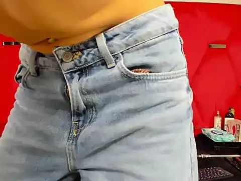 Alicee Grey online show from April 9, 2:45 pm