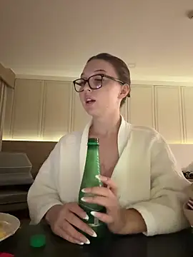 Snapshot of Bellesweett chatting on February 28, 4:28 pm Bellesweett online show from February 28, 4:28 pm