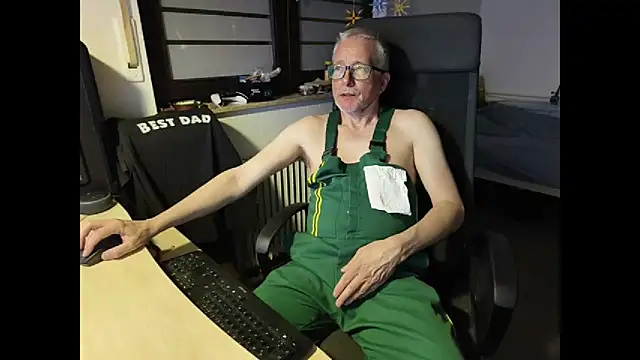 loenne1 online show from May 1, 8:58 pm