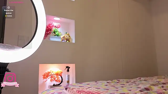 eva depp  online show from March 14, 10:32 am