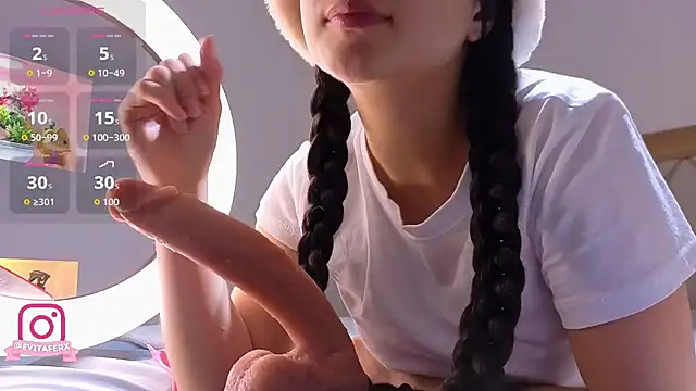 eva depp  online show from April 7, 10:28 am