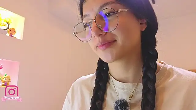 eva depp  online show from May 19, 10:33 am