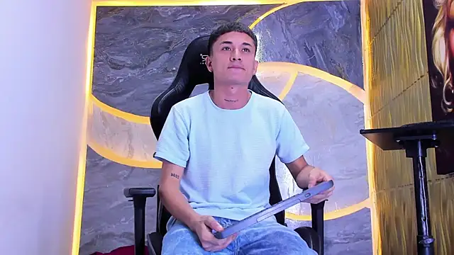 Matheus Ic  online show from February 26, 7:25 pm