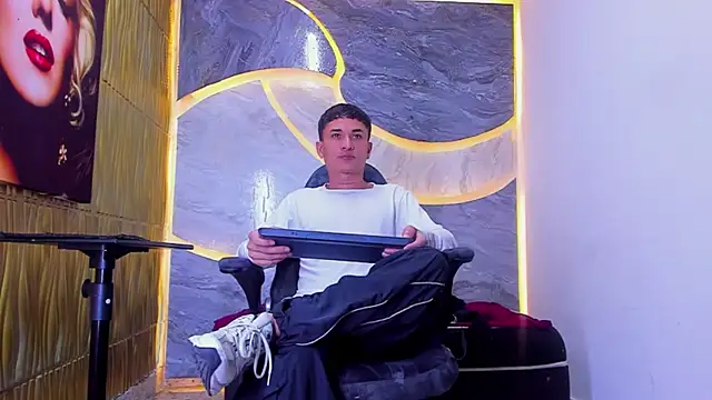 Matheus Ic  online show from March 1, 7:58 pm