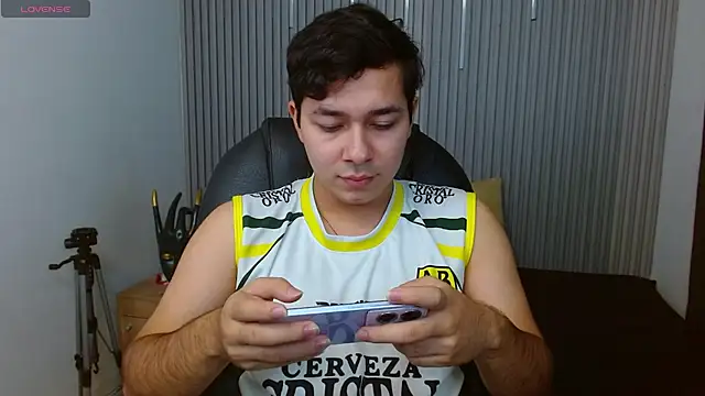 Julian Smith21 online show from April 12, 11:52 pm