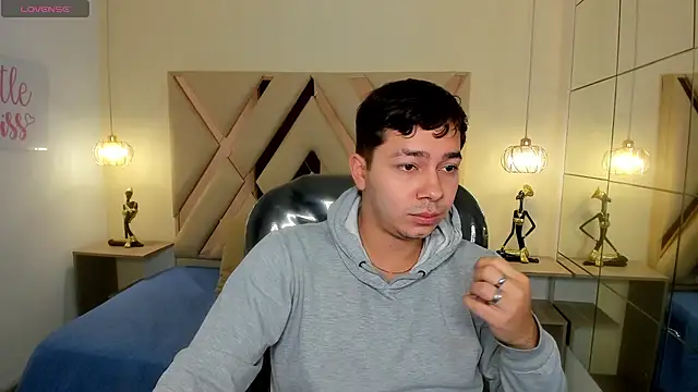 Snapshot of Julian_Smith21 chatting on February 24, 12:17 pm Julian Smith21 online show from February 24, 12:17 pm