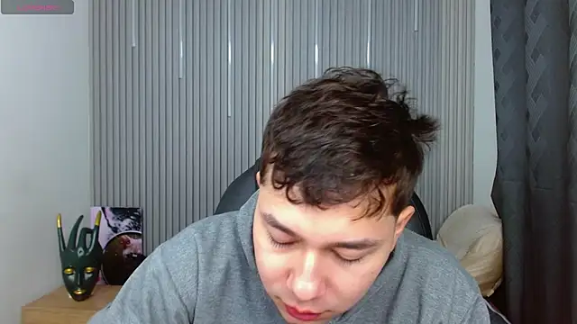 Snapshot of Julian_Smith21 chatting on June 21, 3:56 am Julian Smith21 online show from June 21, 3:56 am