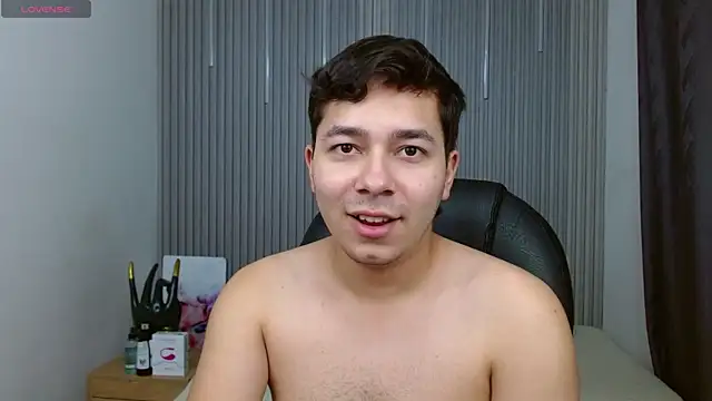 Snapshot of Julian_Smith21 chatting on July 17, 1:36 am Julian Smith21 online show from July 17, 1:36 am