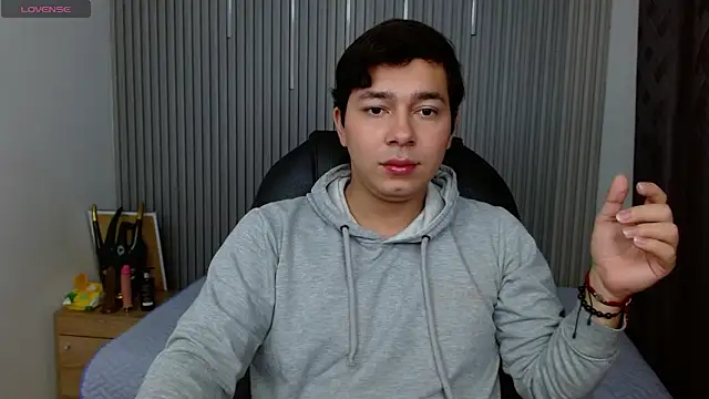 Julian Smith21 online show from May 15, 12:41 am