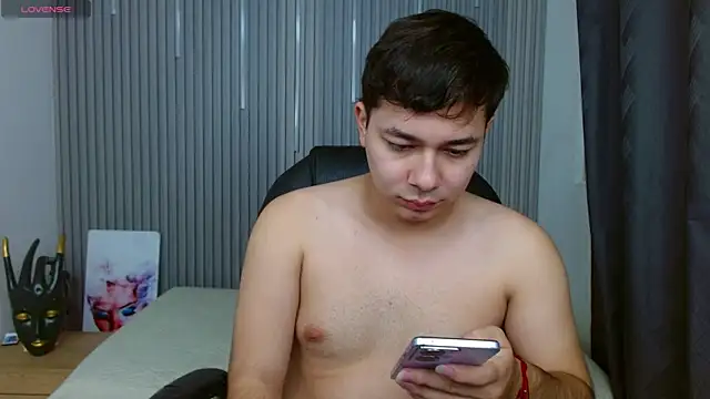 Snapshot of Julian_Smith21 chatting on July 13, 11:04 pm Julian Smith21 online show from July 13, 11:04 pm