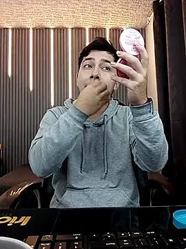 Julian Smith21 online show from March 20, 11:55 am